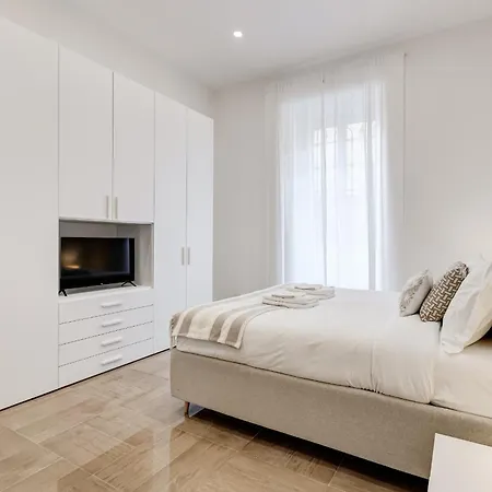 Διαμέρισμα Fama - Mecenate 3br & 2ba *
