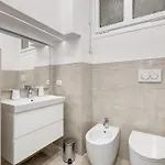 Fama - Mecenate 3br & 2ba *