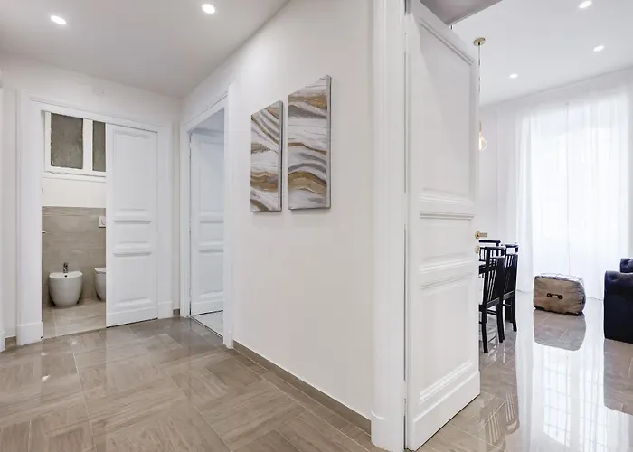 Fama - Mecenate 3br & 2ba *